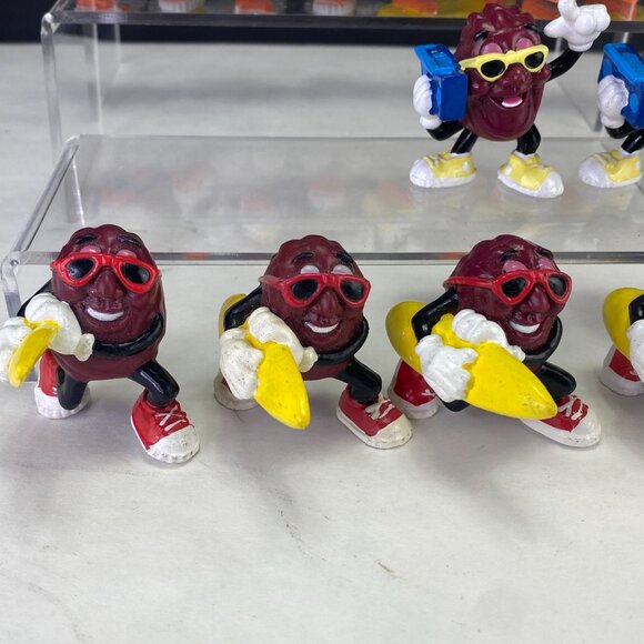 Vintage California Raisins Beach and Sports Figurines Mixed Lot of 16 - Picture 4 of 10